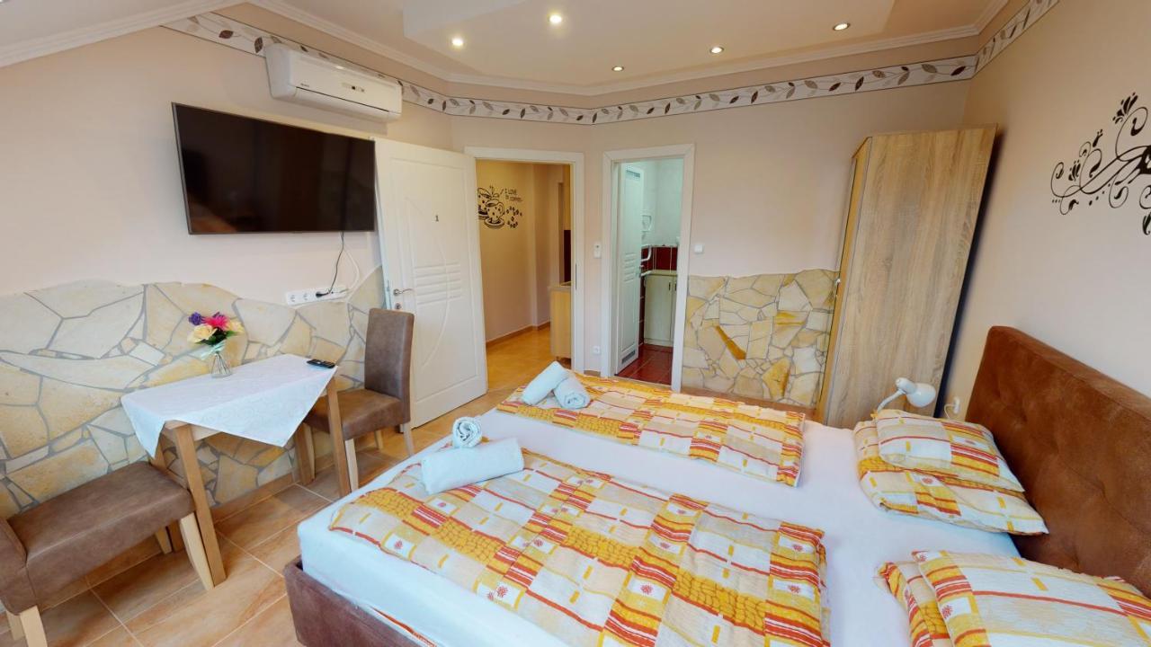 Cristian Apartman Hajduszoboszlo Bagian luar foto