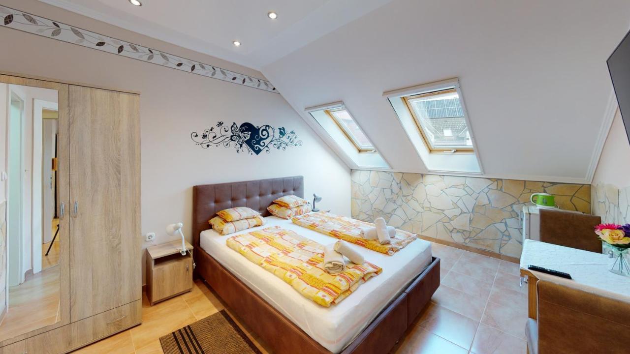 Cristian Apartman Hajduszoboszlo Bagian luar foto