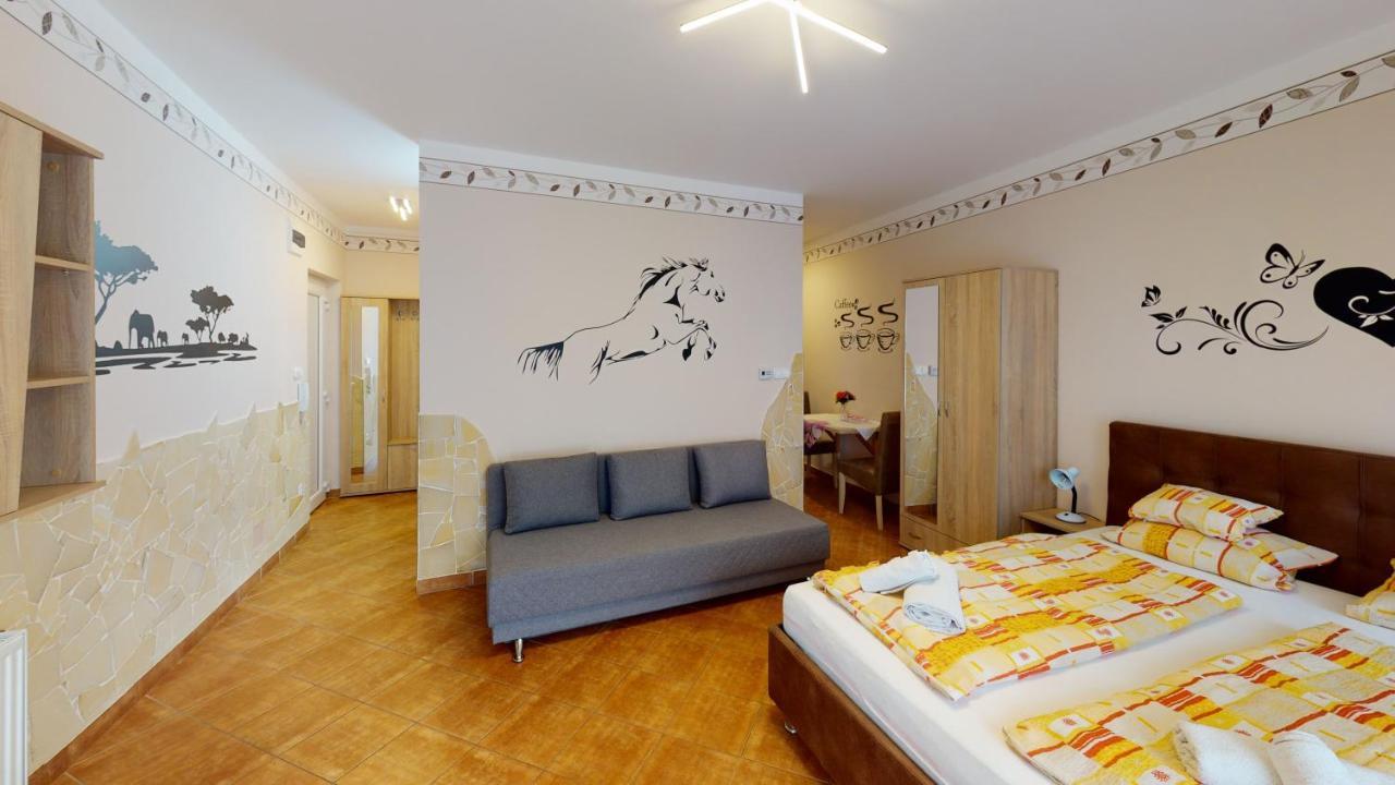 Cristian Apartman Hajduszoboszlo Bagian luar foto