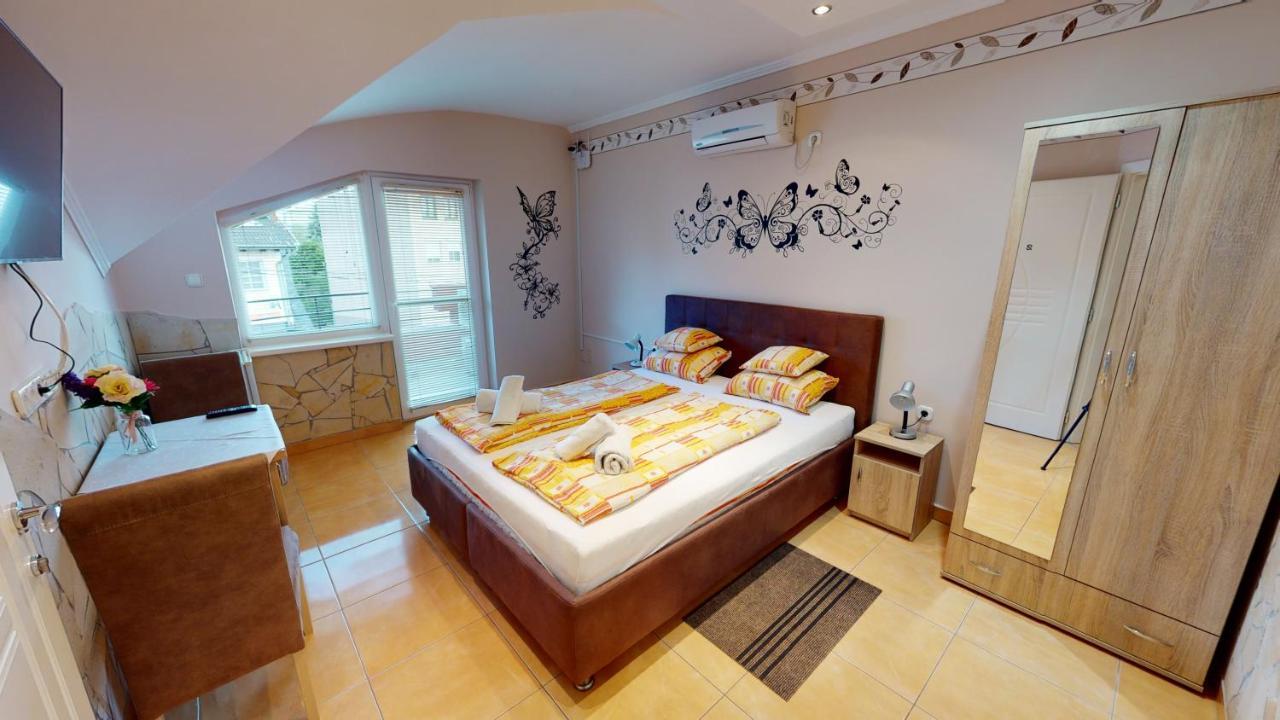 Cristian Apartman Hajduszoboszlo Bagian luar foto