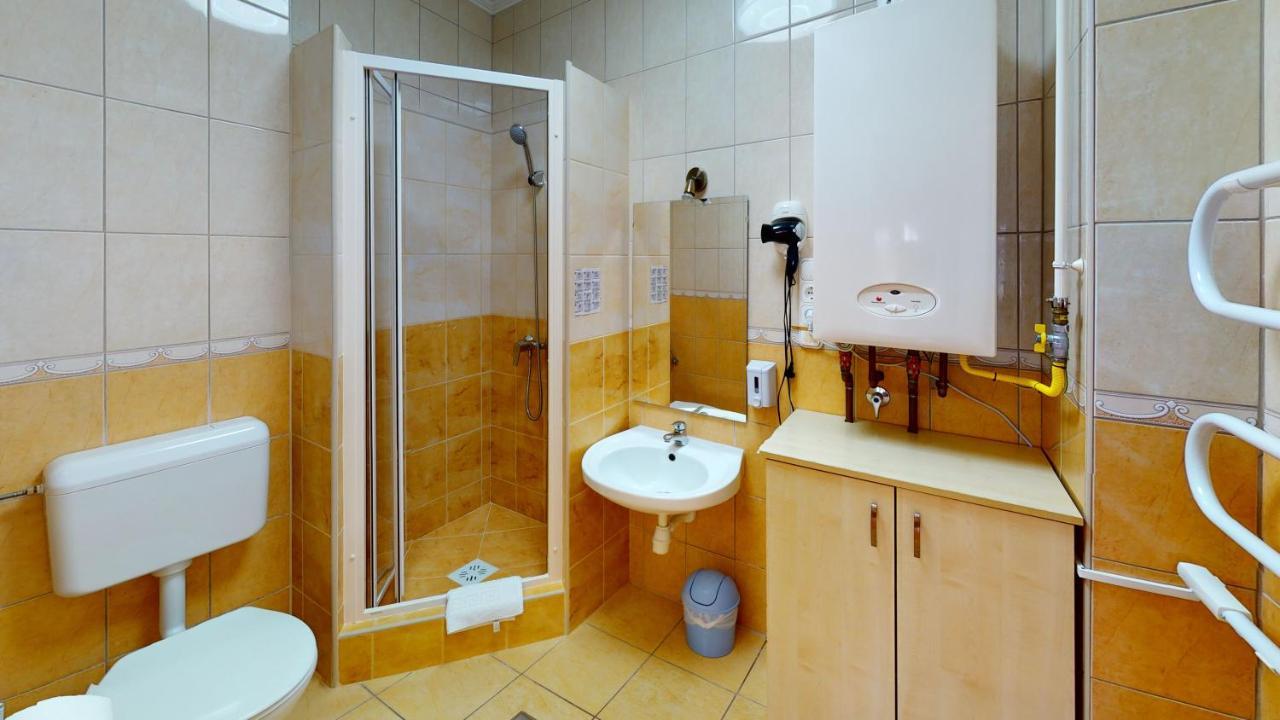 Cristian Apartman Hajduszoboszlo Bagian luar foto
