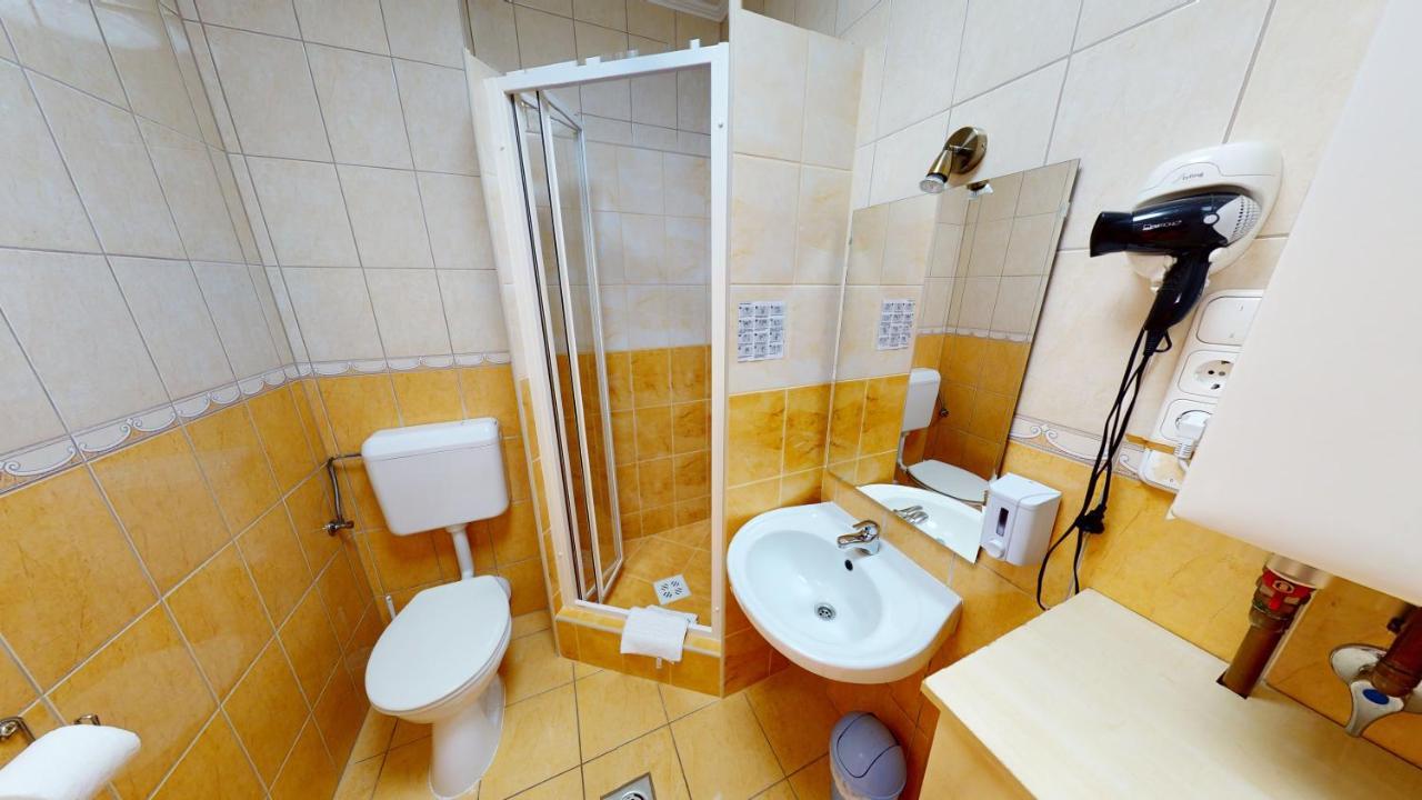 Cristian Apartman Hajduszoboszlo Bagian luar foto