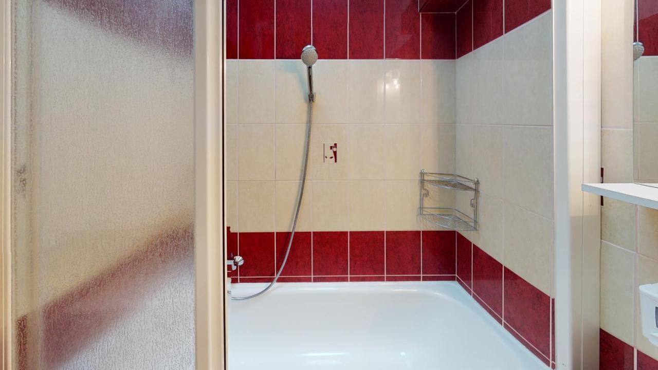 Cristian Apartman Hajduszoboszlo Bagian luar foto