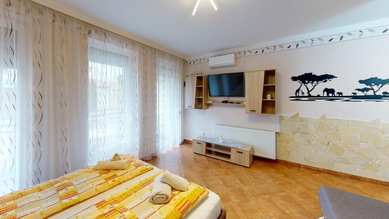 Cristian Apartman Hajduszoboszlo Bagian luar foto