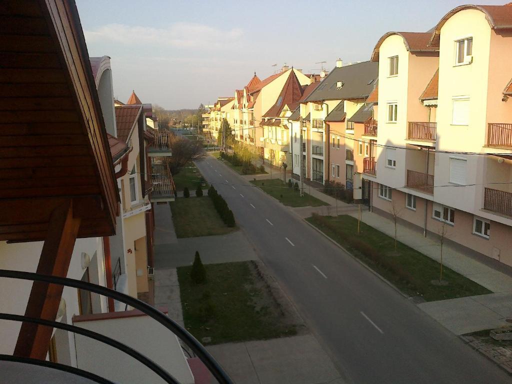 Cristian Apartman Hajduszoboszlo Bagian luar foto